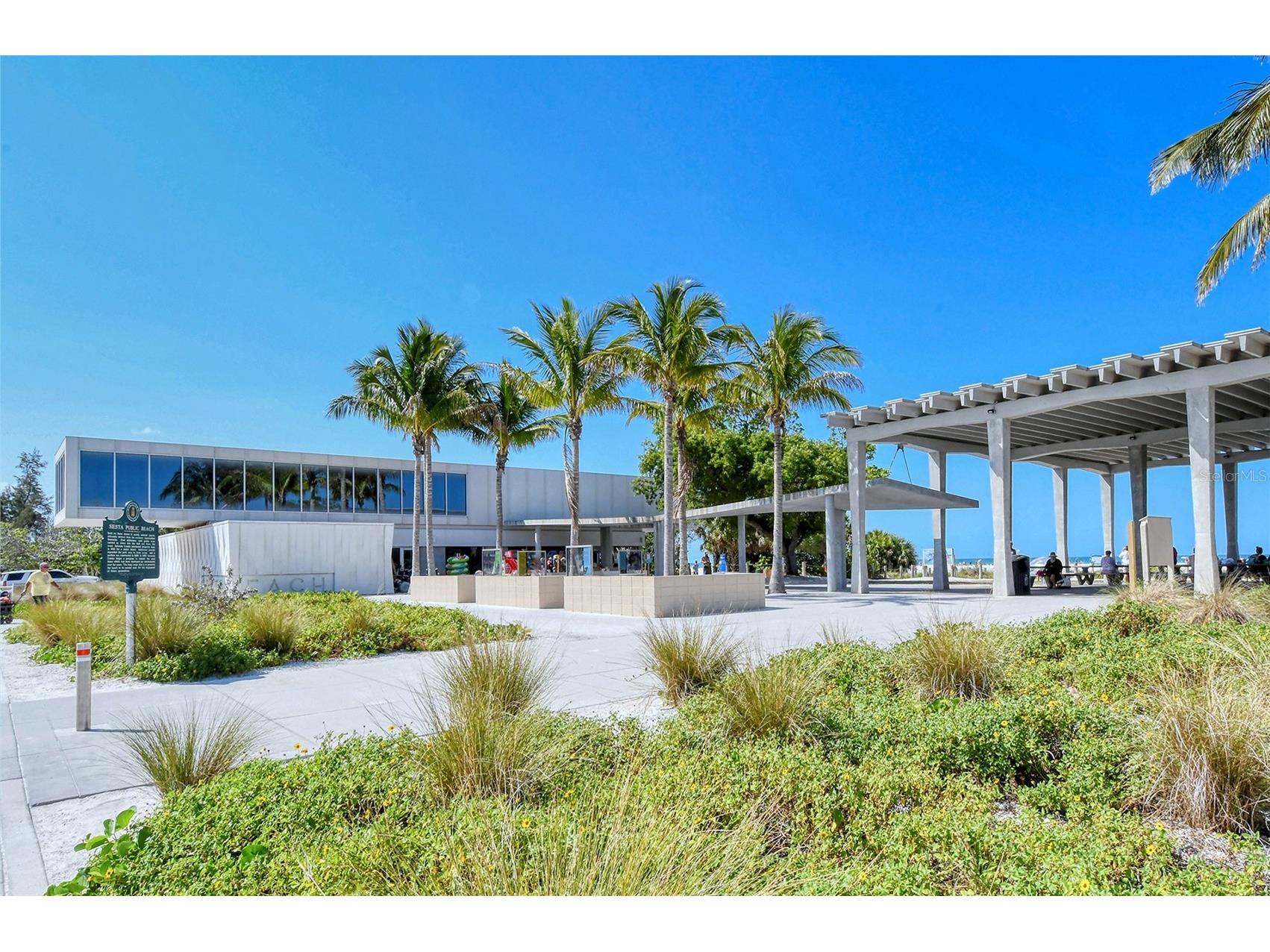 4390 Woodview Drive Sarasota FL 34232 A4666171 image60