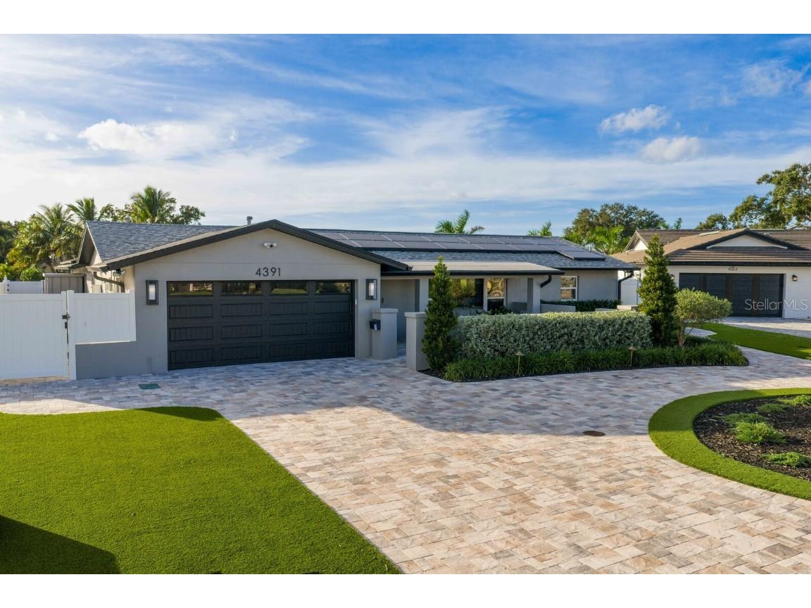 4391 38th Way S Saint Petersburg FL 33711 - CANAL TO BOCA CIEGA BAY / INTRACOASTAL TB8448224 image1