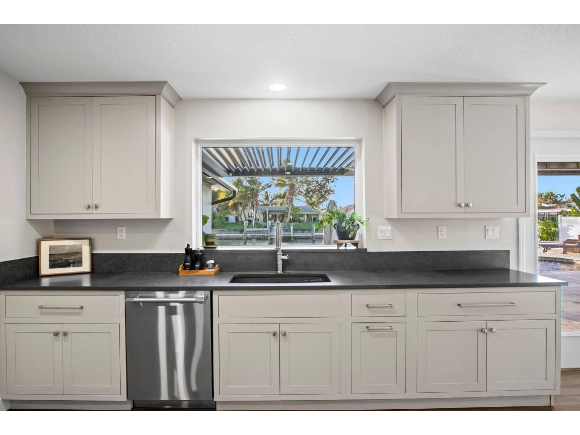 4391 38th Way S Saint Petersburg FL 33711 - CANAL TO BOCA CIEGA BAY / INTRACOASTAL TB8448224 image26