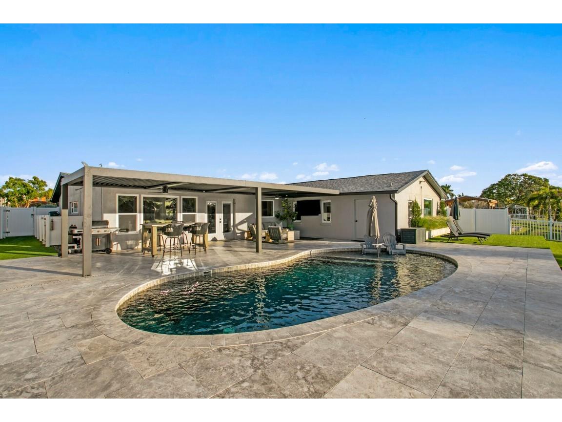 4391 38th Way S Saint Petersburg FL 33711 - CANAL TO BOCA CIEGA BAY / INTRACOASTAL TB8448224 image4