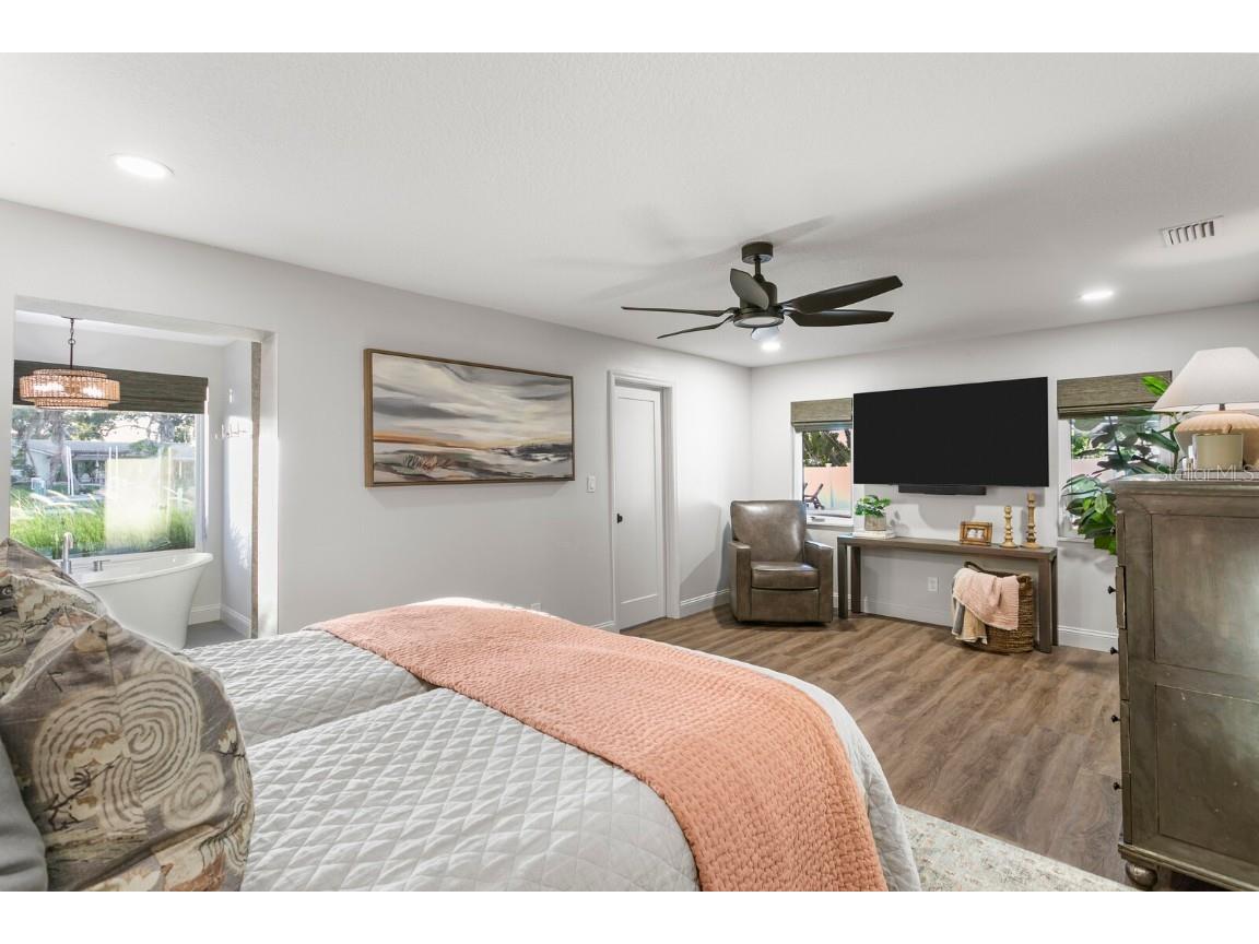 4391 38th Way S Saint Petersburg FL 33711 - CANAL TO BOCA CIEGA BAY / INTRACOASTAL TB8448224 image40