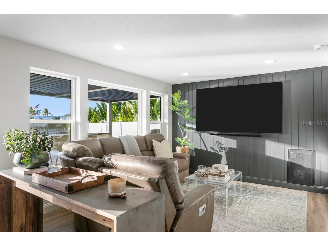 4391 38th Way S Saint Petersburg FL 33711 - CANAL TO BOCA CIEGA BAY / INTRACOASTAL TB8448224 image8