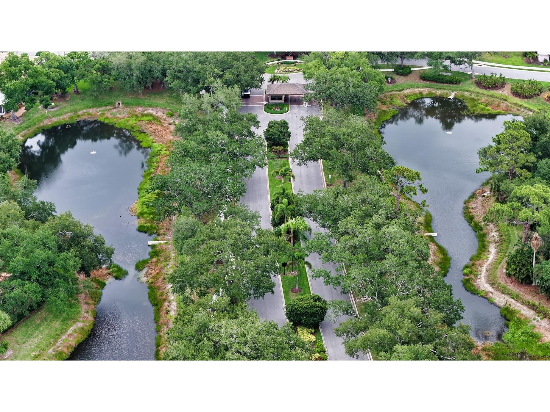4391 Maplewood Lane Sarasota FL 34238 A4696313 image46