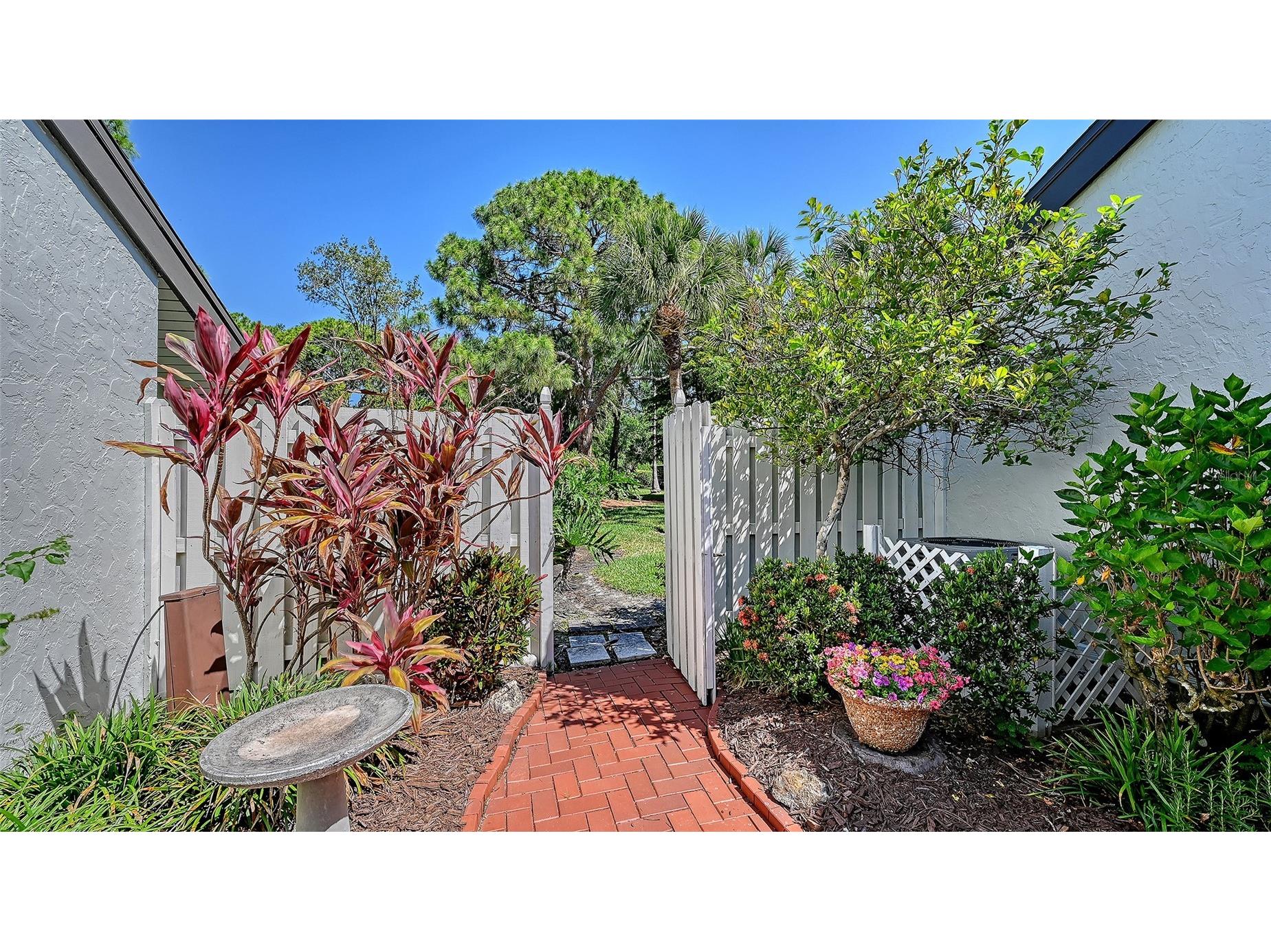 4391 Woodmans Chart #155 Sarasota FL 34235 A4694064 image45