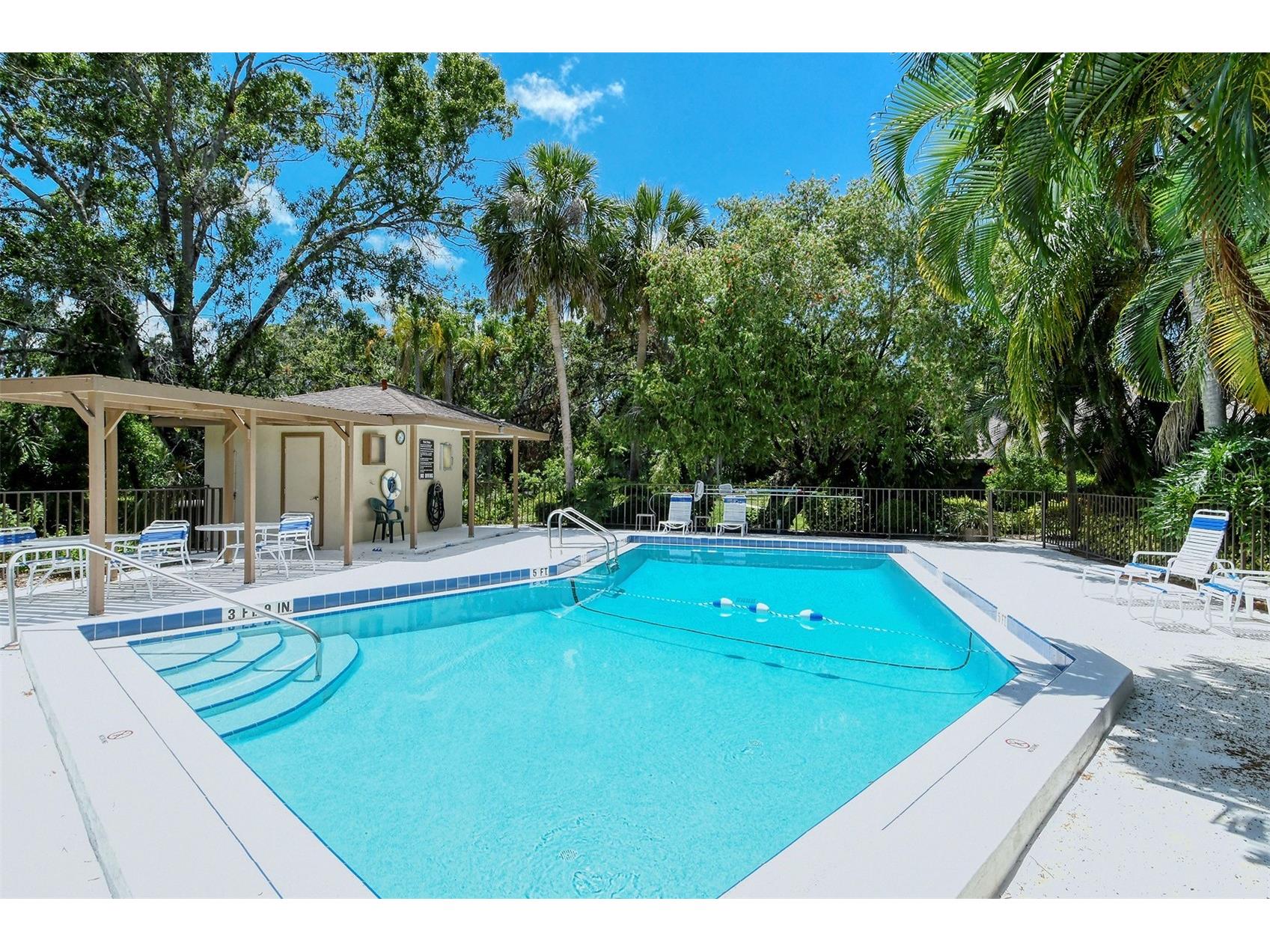 4391 Woodmans Chart #155 Sarasota FL 34235 A4694064 image50