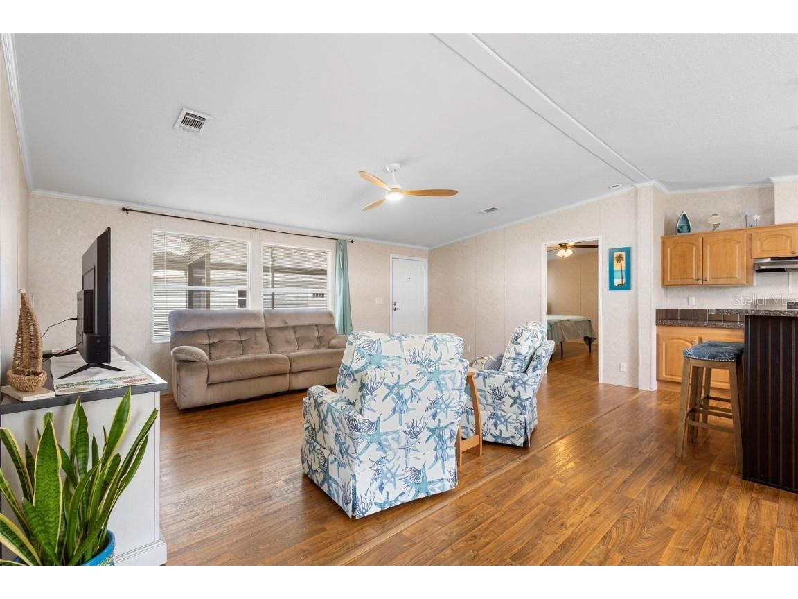 4393 Maple Avenue Edgewater FL 32141 V4945042 image4