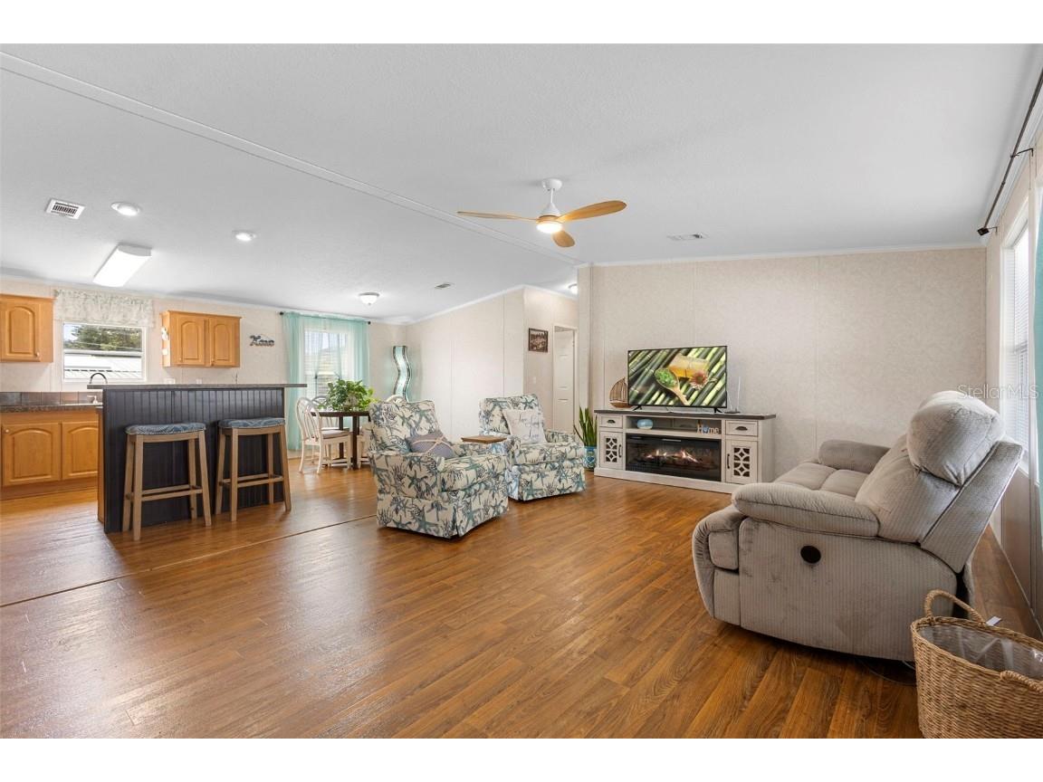 4393 Maple Avenue Edgewater FL 32141 V4945042 image5