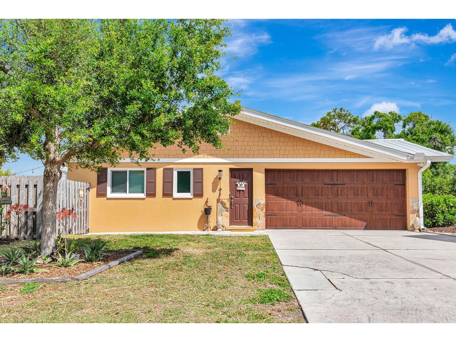 4395 Sarasota Avenue Sarasota FL 34234 A4688359 image2