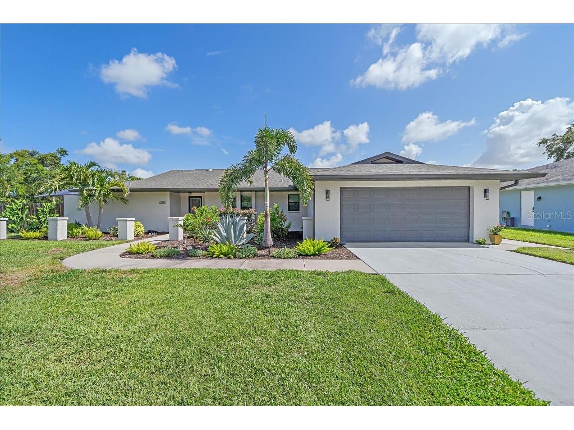 4396 Pasadena Circle Sarasota FL 34233 A4656983 image1