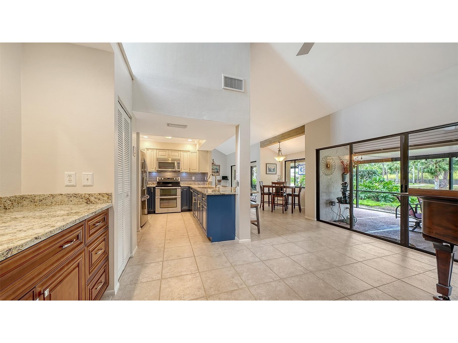 4396 Woodmans Chart #146 Sarasota FL 34235 A4686620 image8