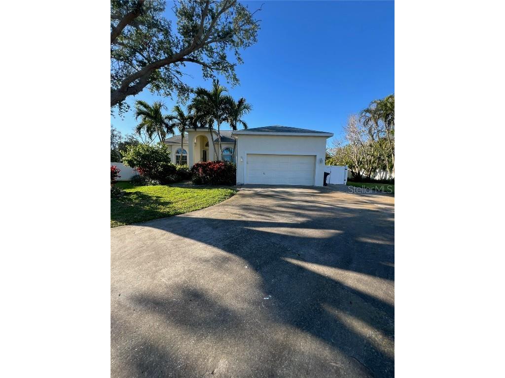 4399 51st Avenue S Saint Petersburg FL 33711 TB8334773 image1