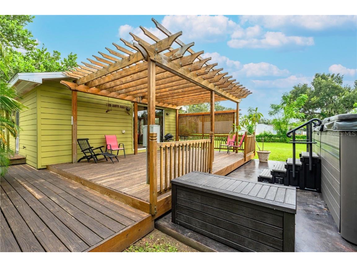 44 Tucker Avenue Sarasota FL 34232 A4624088 image1