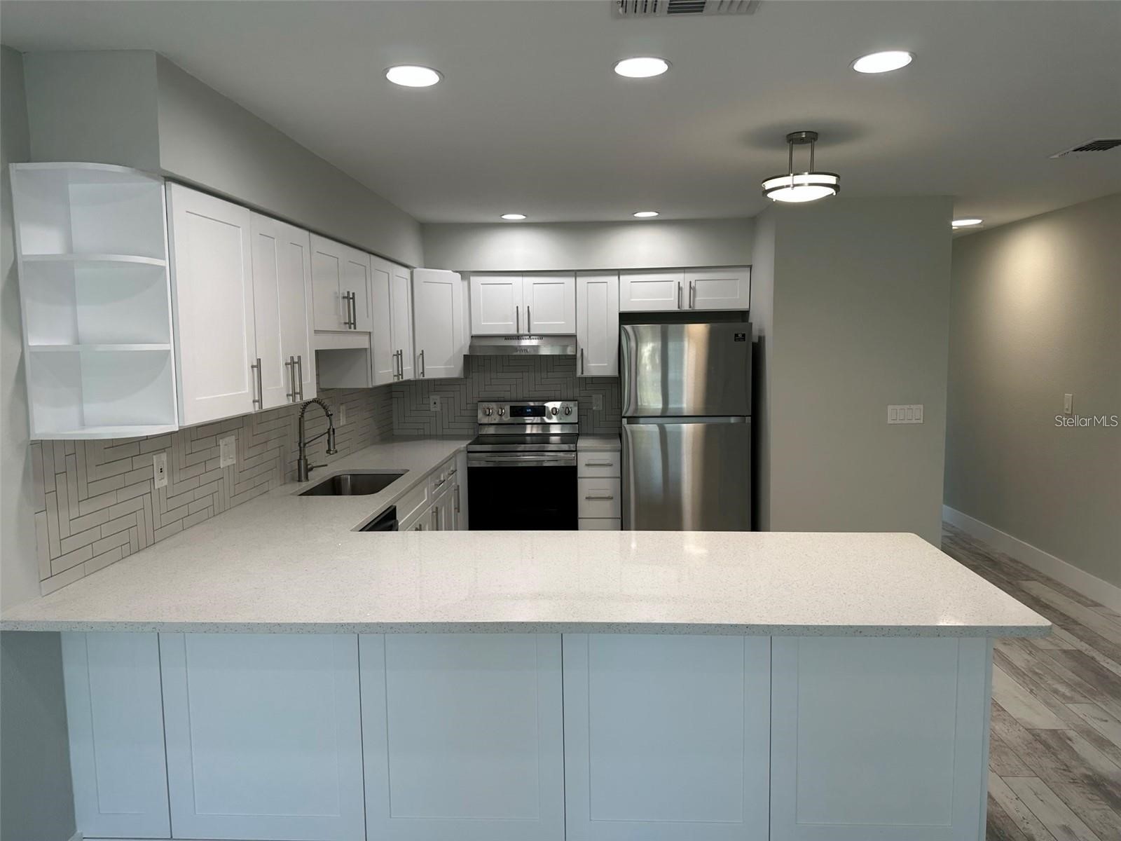 440 50th Avenue N Saint Petersburg FL 33703 TB8499406 image4