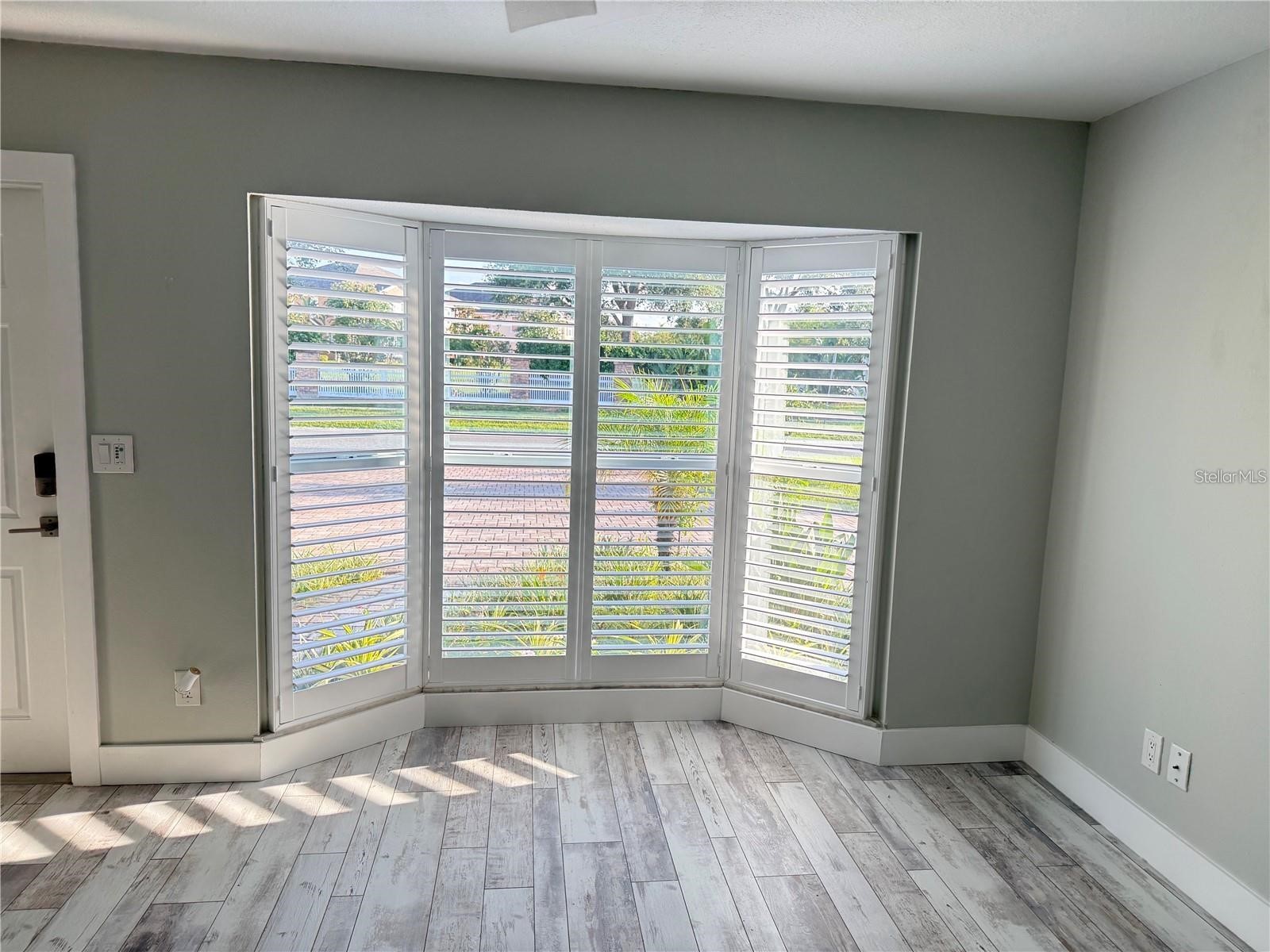 440 50th Avenue N Saint Petersburg FL 33703 TB8499406 image7