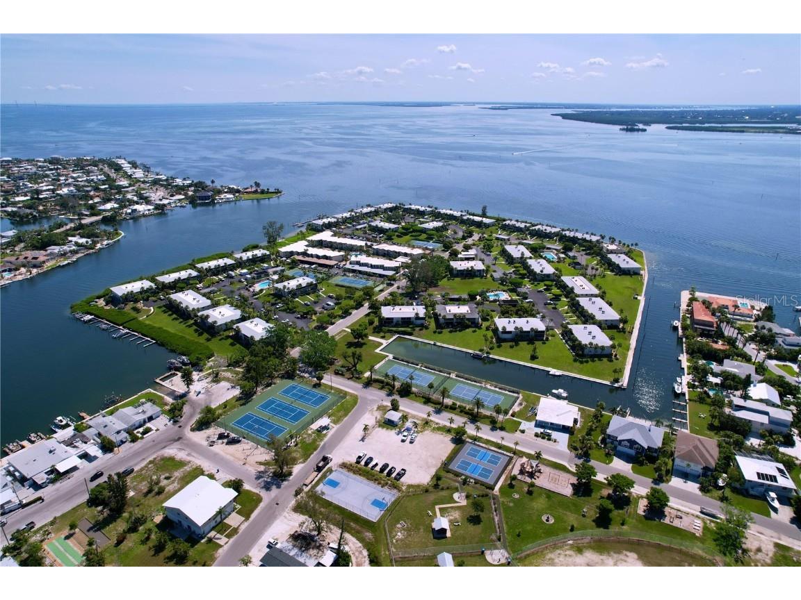 440 62nd Street Holmes Beach FL 34217 A4658666 image6