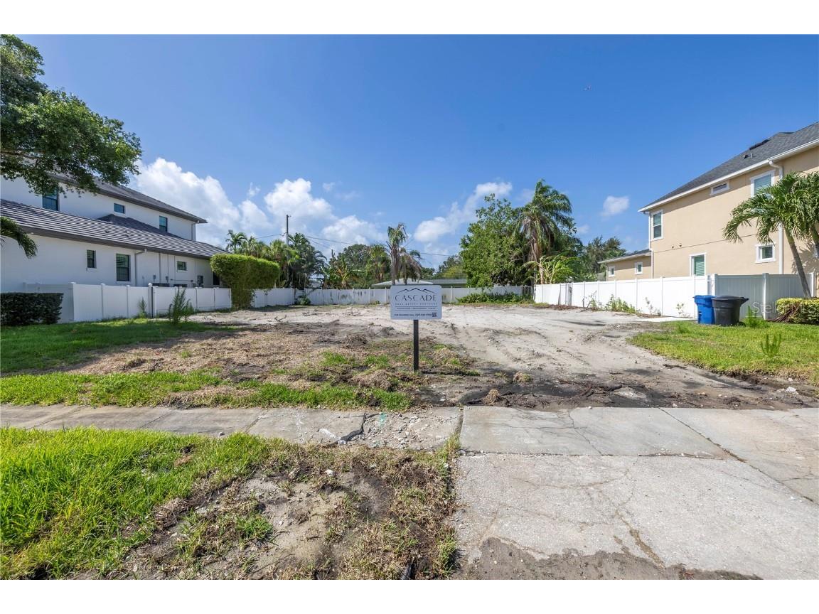 440 Capri Way NE Saint Petersburg FL 33704 U8247404 image1