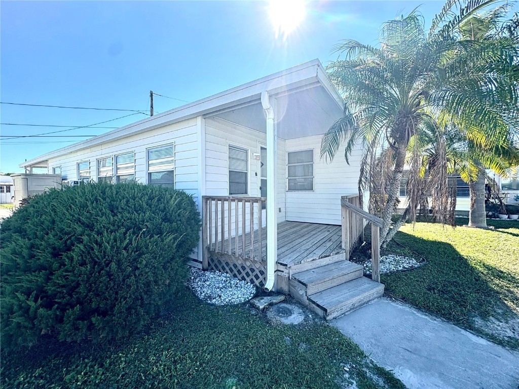 440 Denice Drive Seminole FL 33772 - LAKE SEMINOLE TB8442268 image1