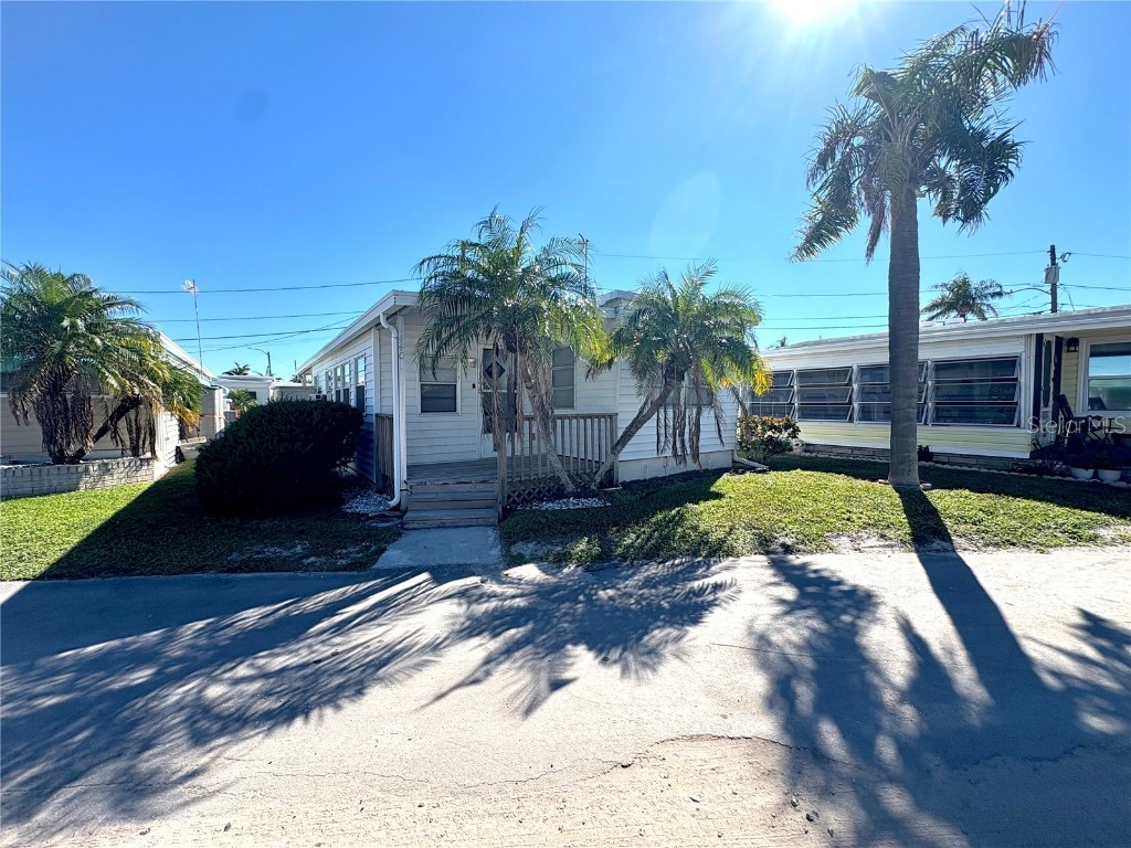 440 Denice Drive Seminole FL 33772 - LAKE SEMINOLE TB8442268 image3