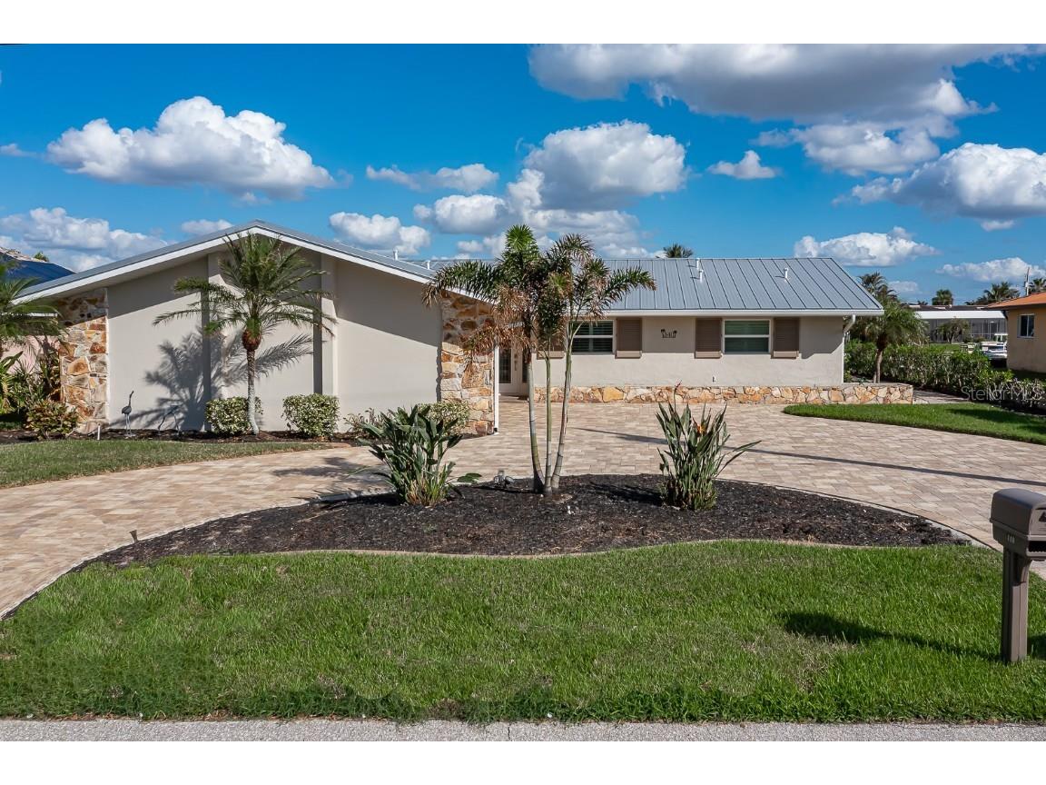 440 Norma Court Punta Gorda FL 33950 - SCALLOP BAY CANAL C7500427 image1
