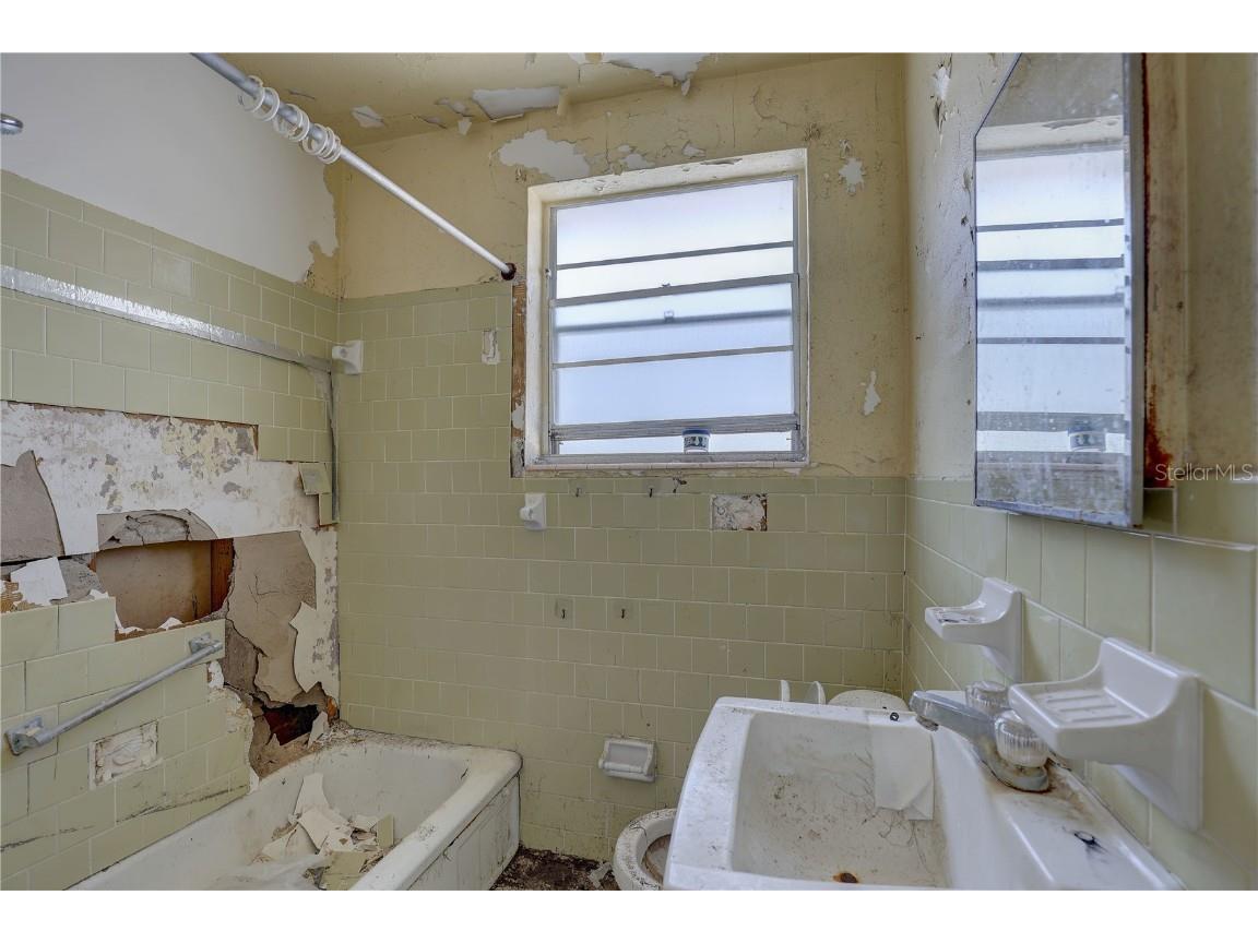 440 S Bayshore Drive Madeira Beach FL 33708 TB8369183 image20