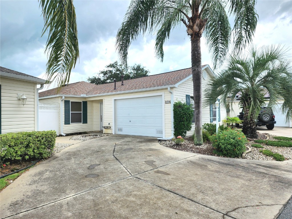 440 Valverda Drive The Villages FL 32162 G5070170 image1