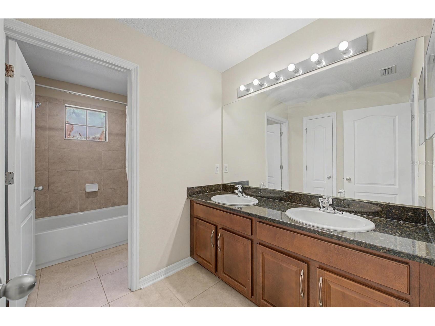 440 Westchester Hills Lane Valrico FL 33594 TB8522179 image36