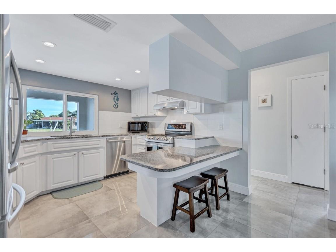 4400 Beach Drive SE Saint Petersburg FL 33705 TB8447065 image11