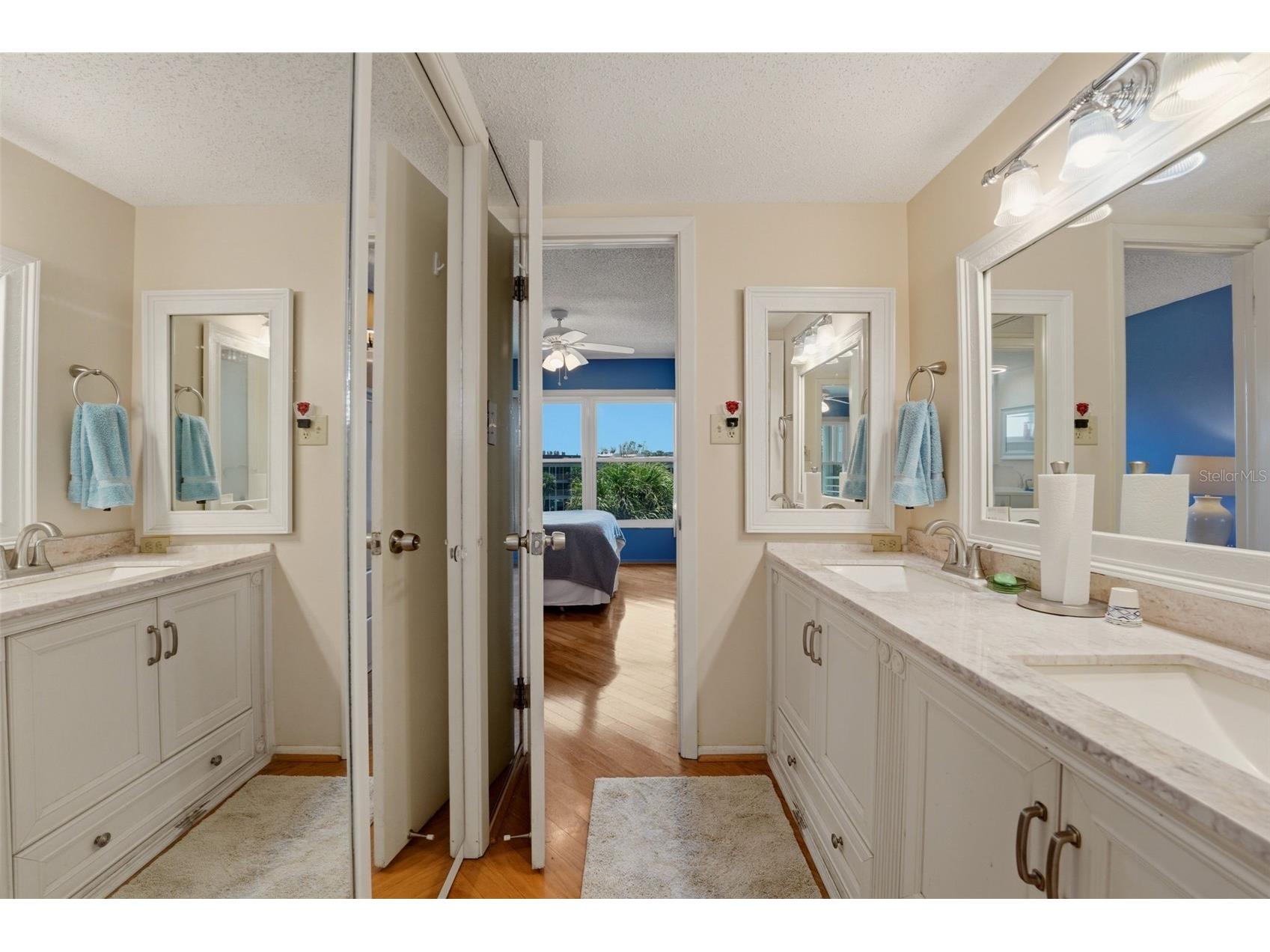 4400 Exeter Drive #305 Longboat Key FL 34228 A4691085 image15