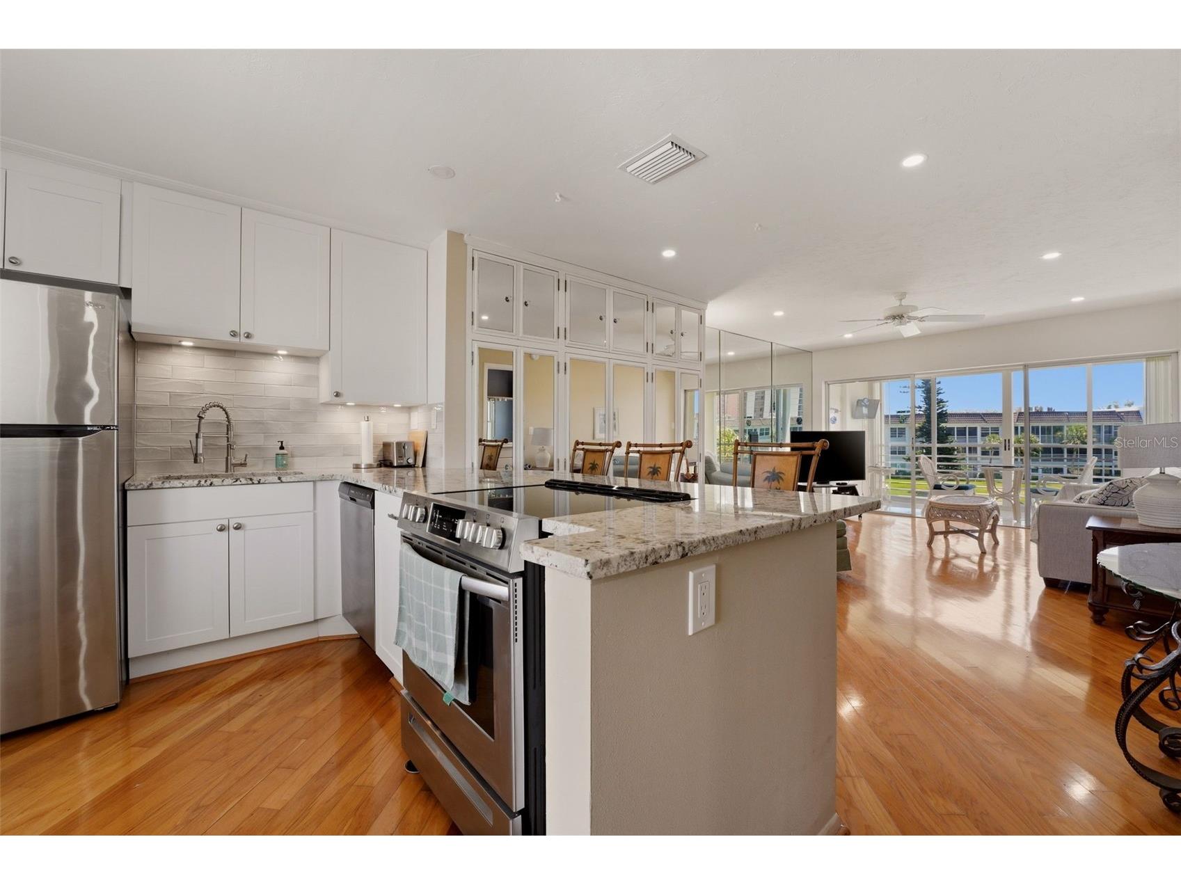 4400 Exeter Drive #305 Longboat Key FL 34228 A4691085 image4