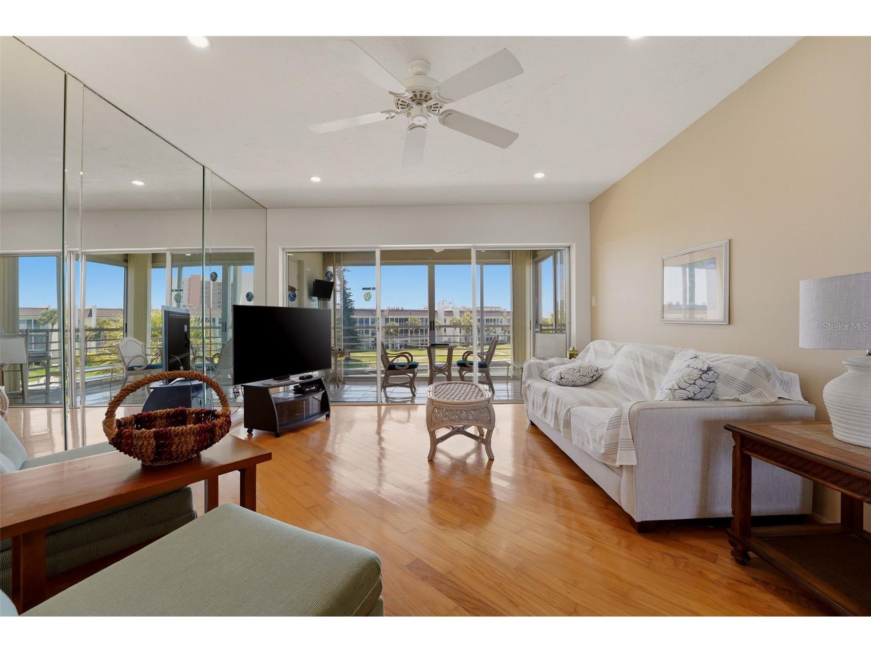 4400 Exeter Drive #305 Longboat Key FL 34228 A4691085 image6