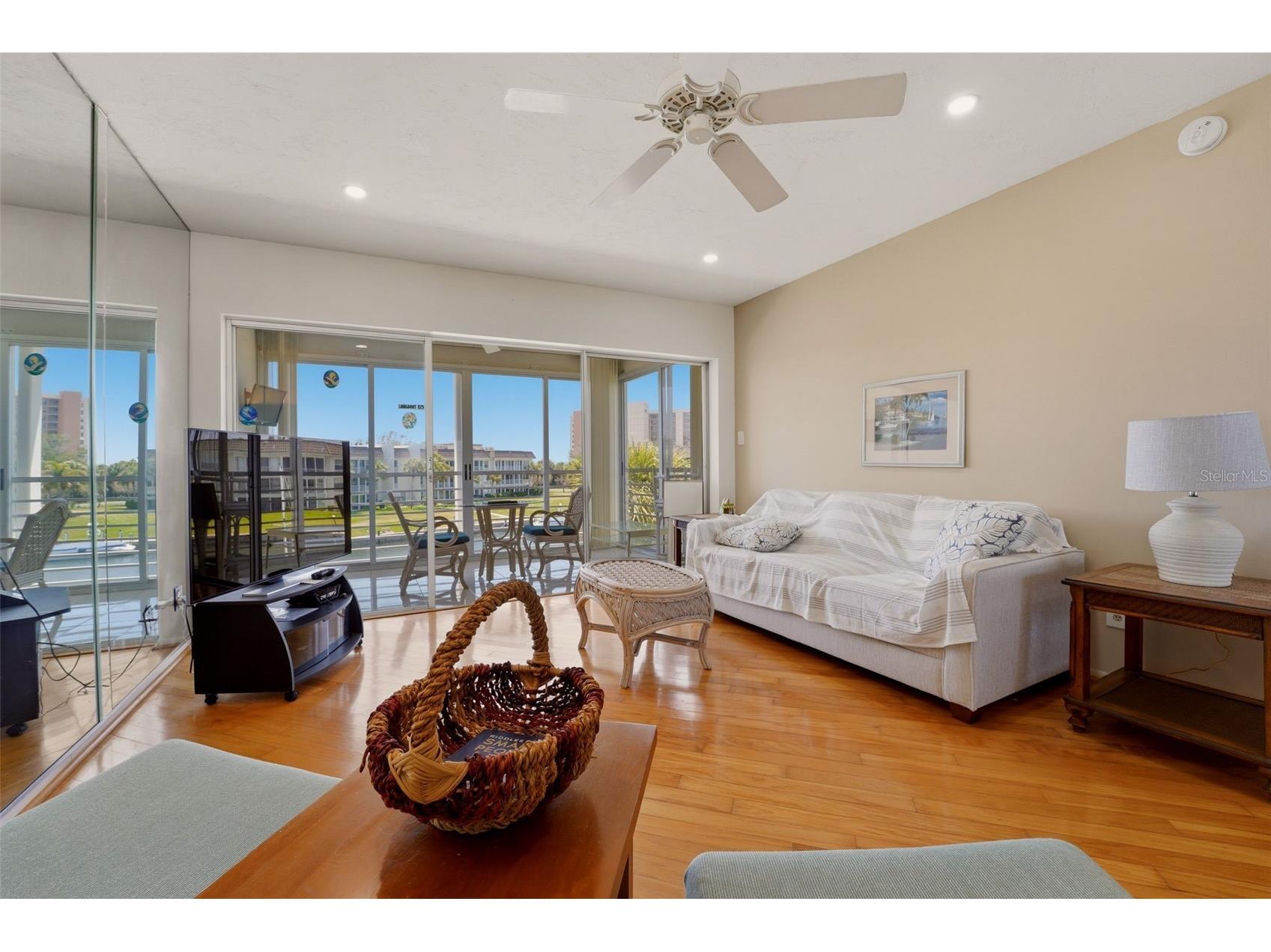 4400 Exeter Drive #305 Longboat Key FL 34228 A4691085 image7