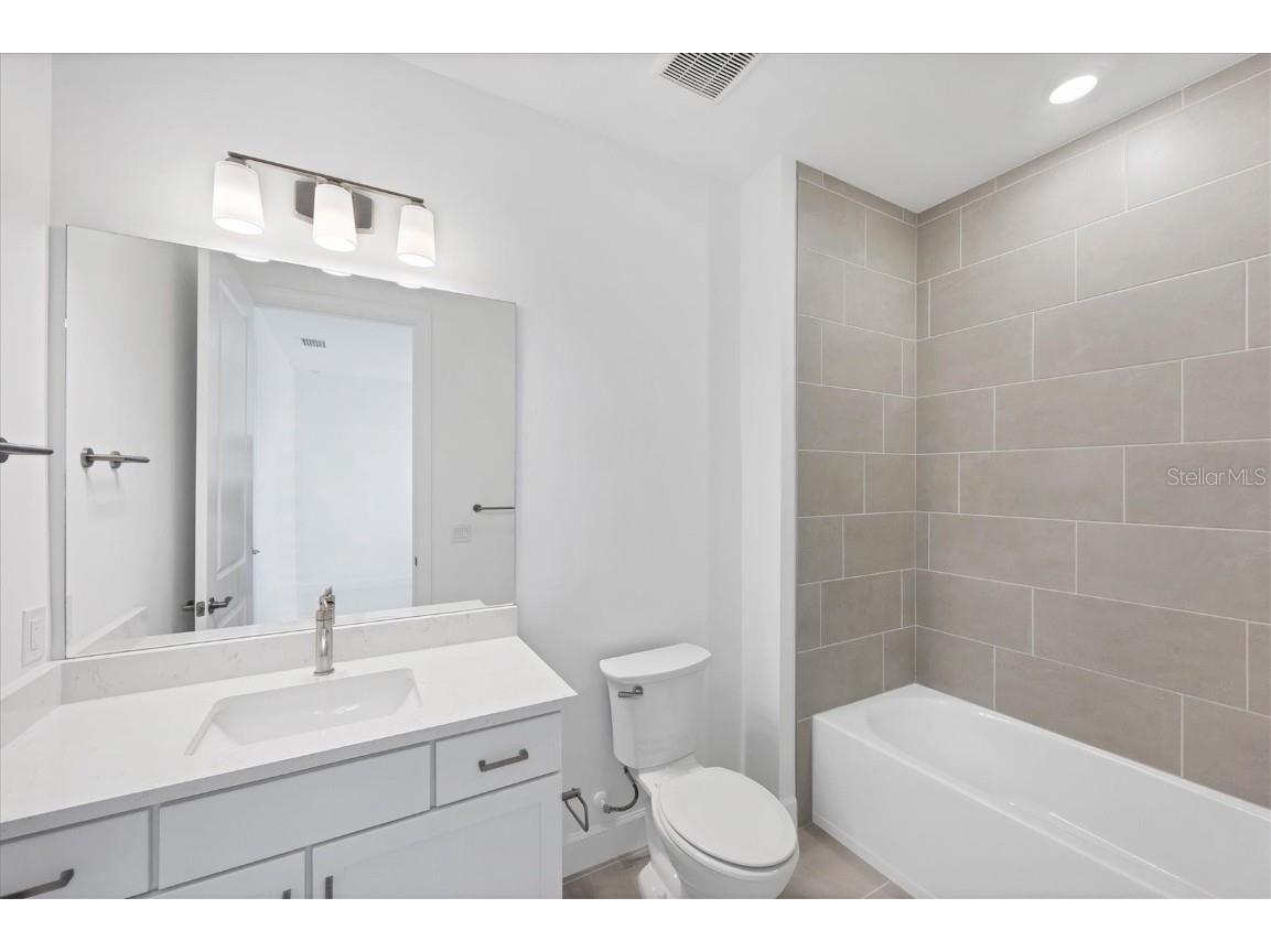 4400 Lakeside Grove Place North Port FL 34289 C7515023 image31