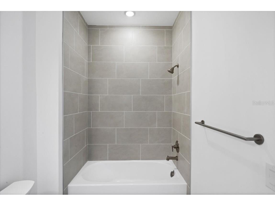 4400 Lakeside Grove Place North Port FL 34289 C7515023 image32