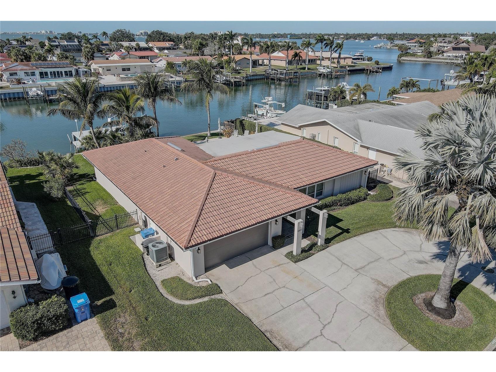4401 43rd Street S Saint Petersburg FL 33711 - BOCA CIEGA BAY TB8457395 image1