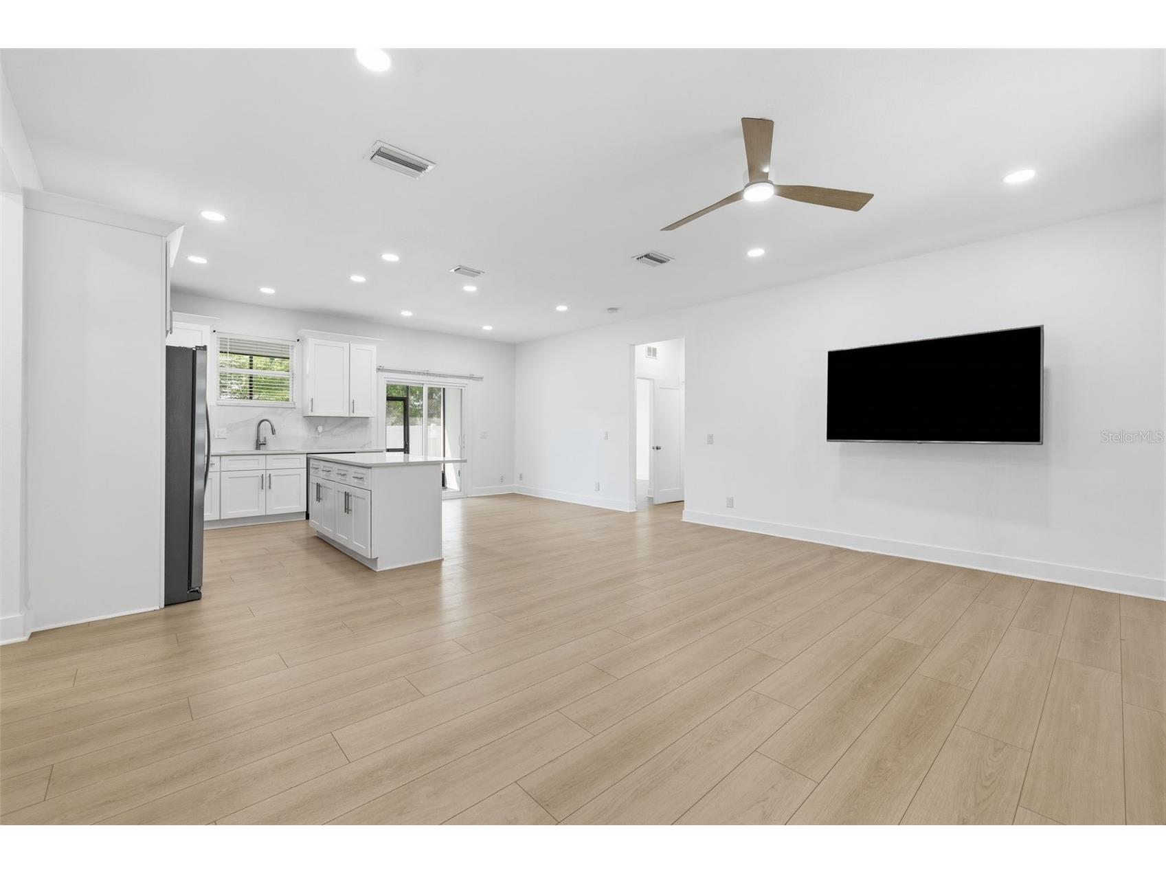 4401 Cobia Drive SE Saint Petersburg FL 33705 TB8499093 image3