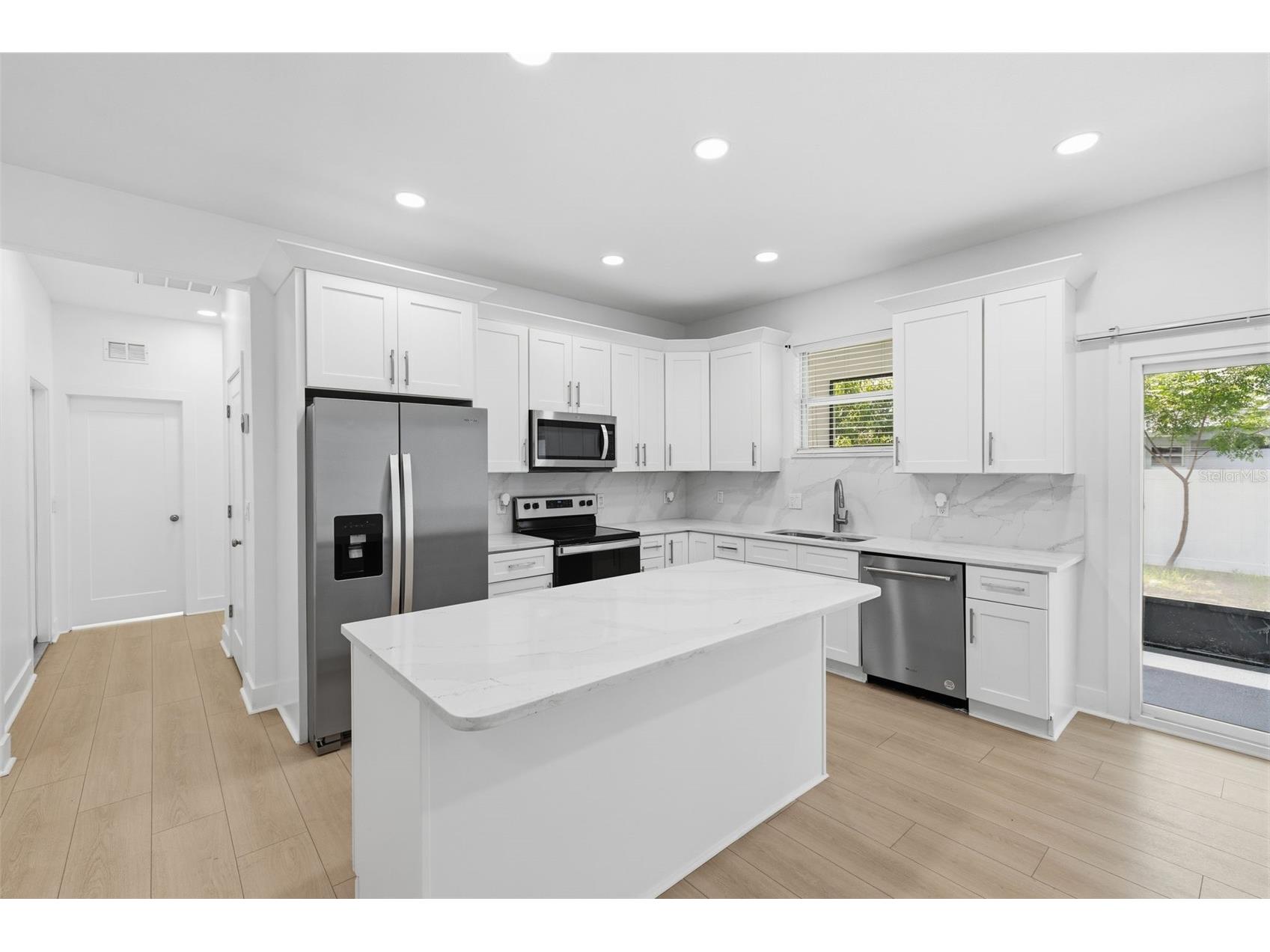 4401 Cobia Drive SE Saint Petersburg FL 33705 TB8499093 image5