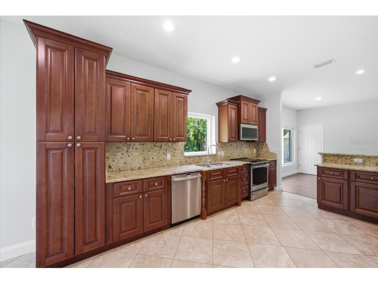 4401 Kettle Creek Court Tampa FL 33624 - POND TB8495322 image12