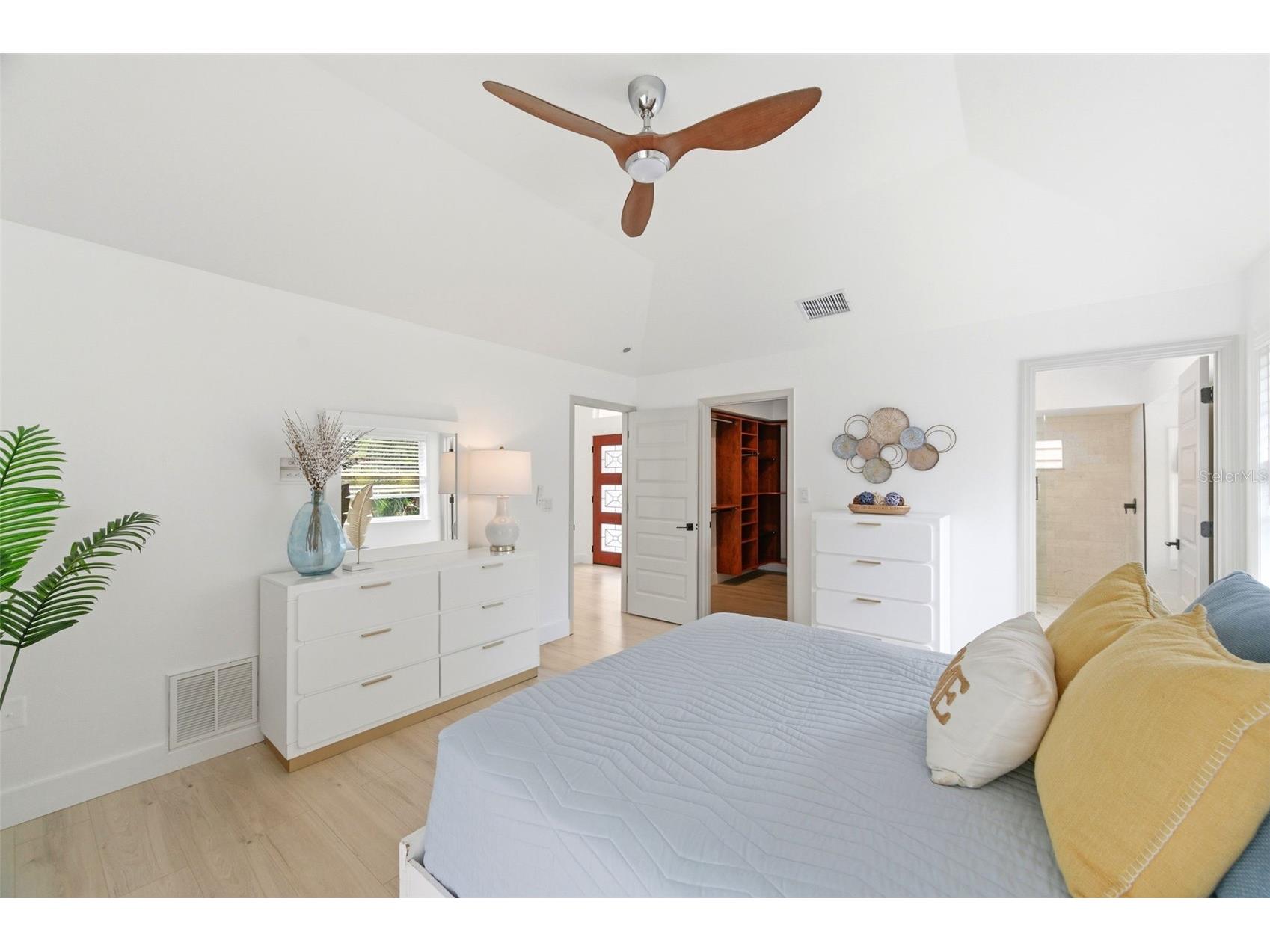 4401 Little John Trail Sarasota FL 34232 A4695906 image18