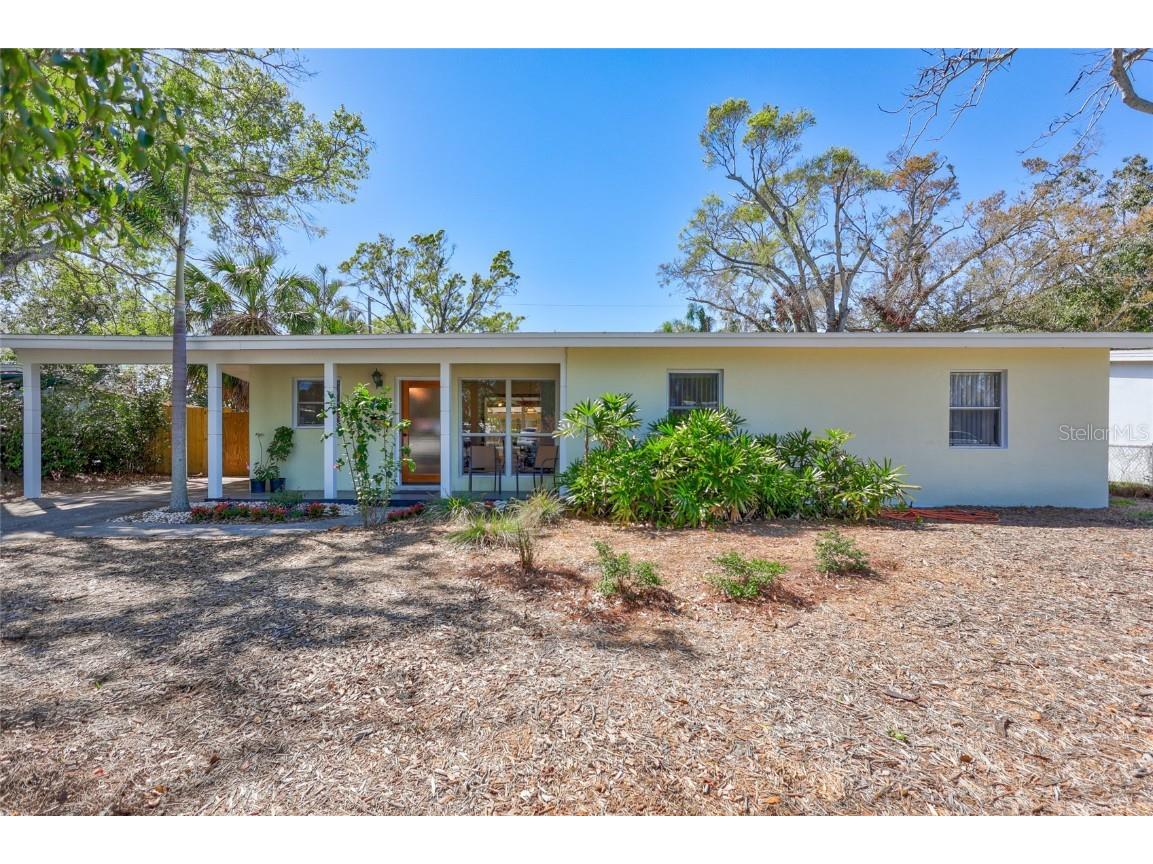 4401 Neptune Drive SE Saint Petersburg FL 33705 - COQUINA KEY TB8357080 image1