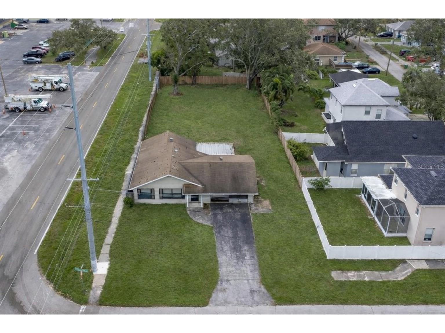 4402 W Lancaster Street Tampa FL 33616 TB8470428 image1