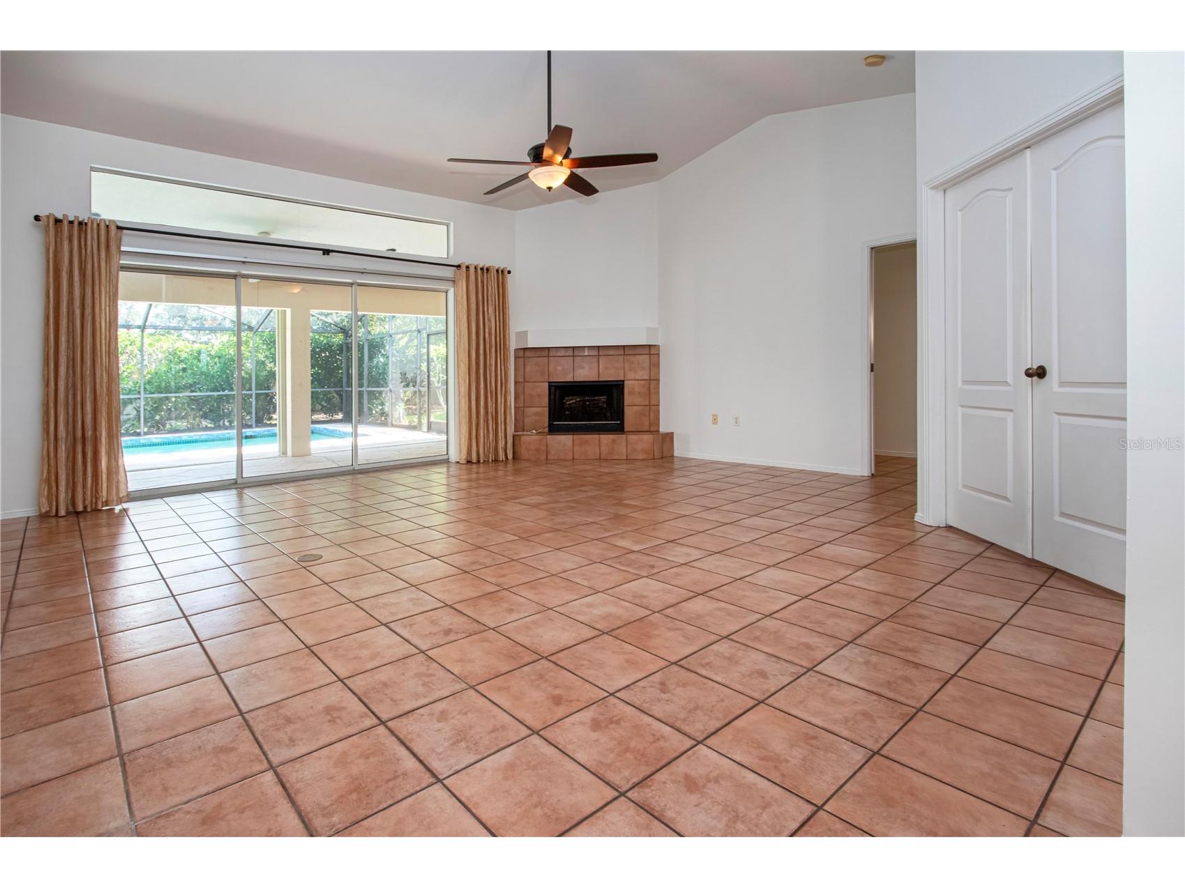 4403 Diamond Circle N Sarasota FL 34233 A4693112 image20