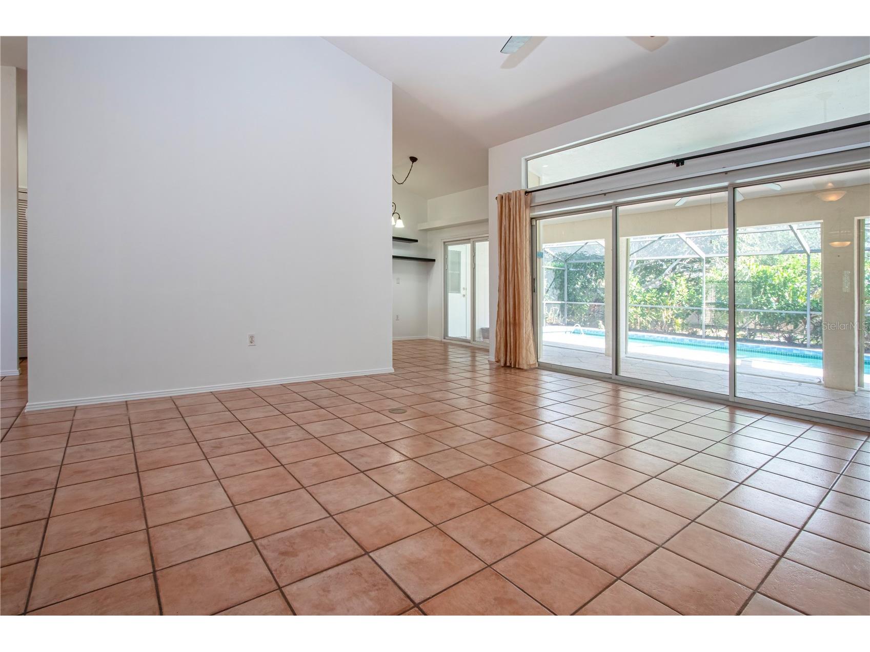 4403 Diamond Circle N Sarasota FL 34233 A4693112 image21