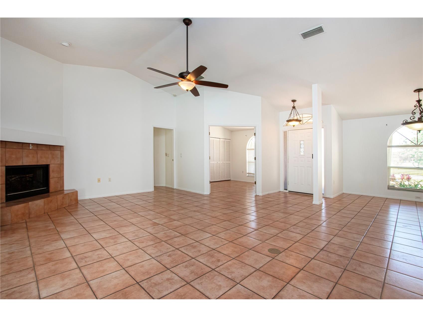 4403 Diamond Circle N Sarasota FL 34233 A4693112 image24