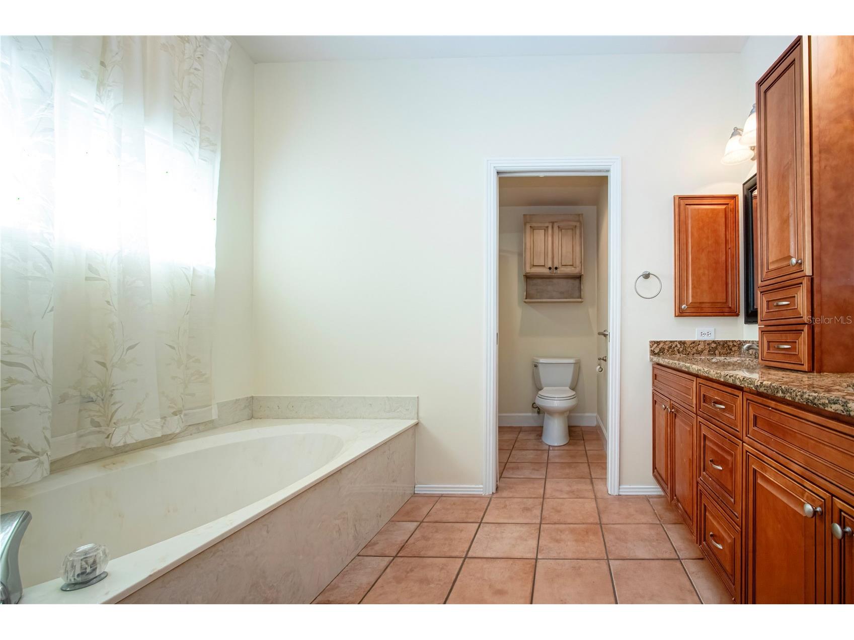 4403 Diamond Circle N Sarasota FL 34233 A4693112 image40
