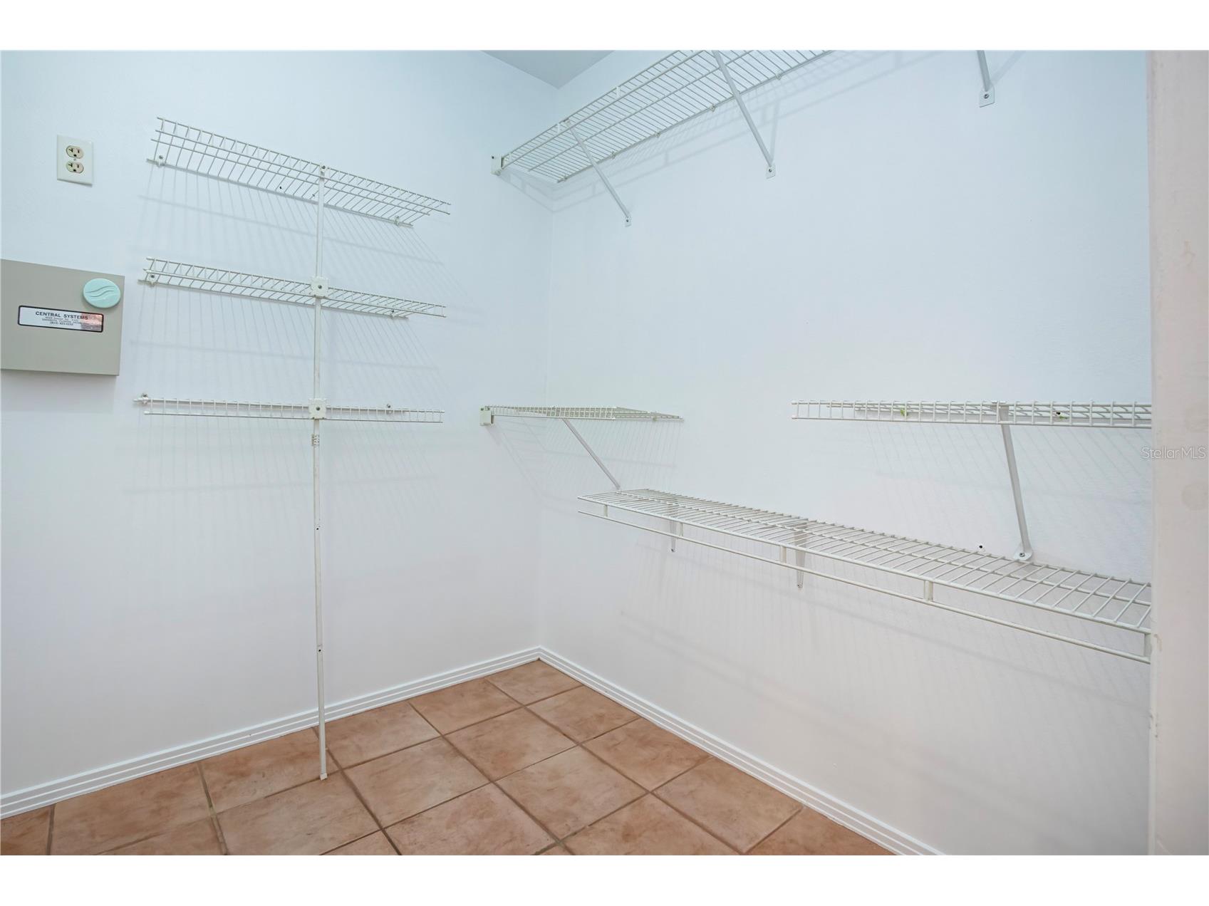4403 Diamond Circle N Sarasota FL 34233 A4693112 image44