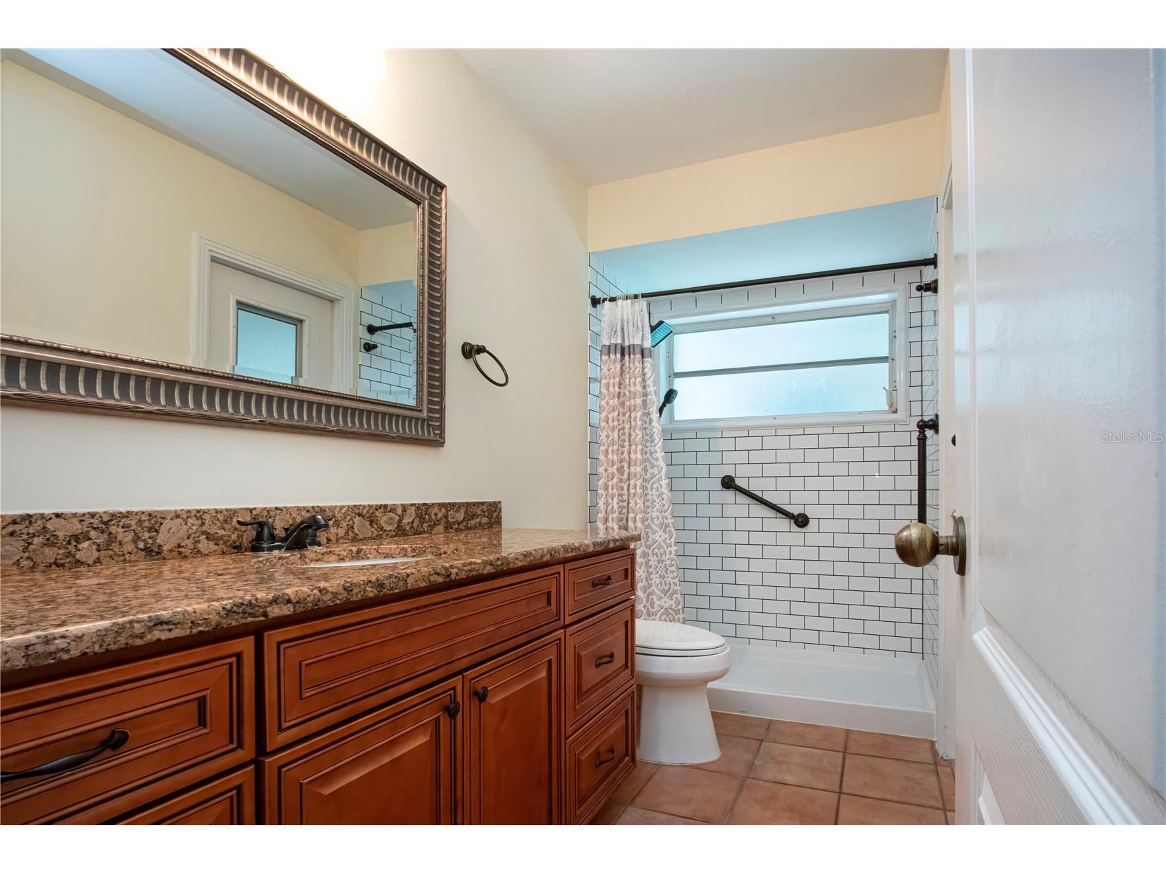 4403 Diamond Circle N Sarasota FL 34233 A4693112 image48