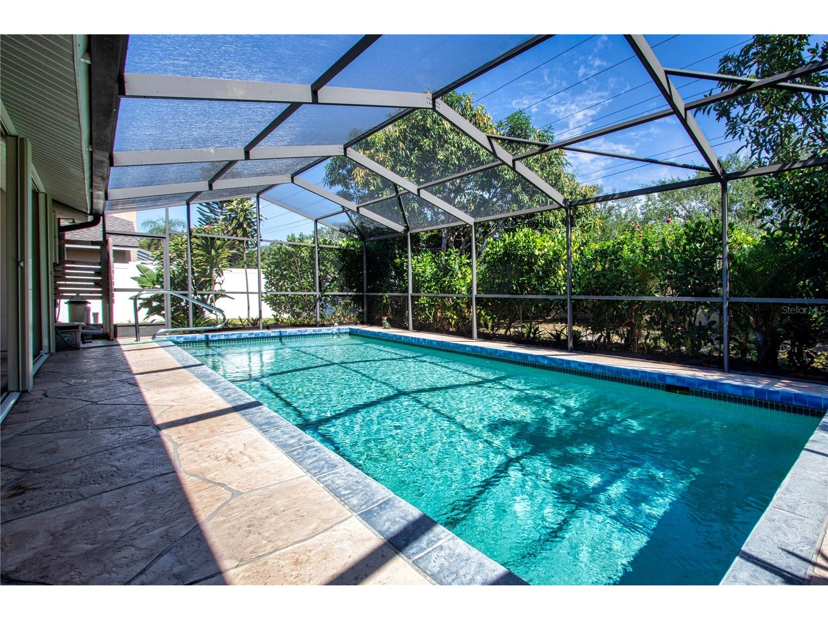 4403 Diamond Circle N Sarasota FL 34233 A4693112 image58