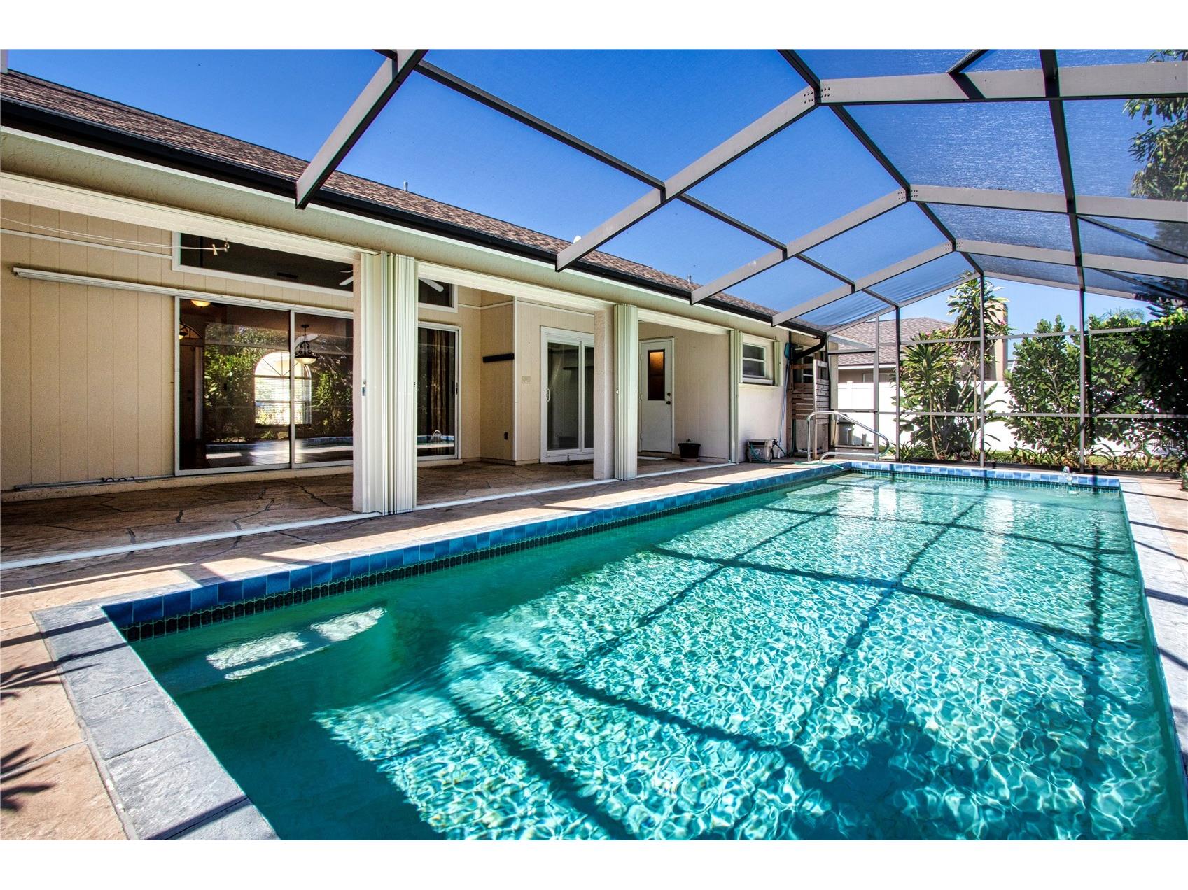 4403 Diamond Circle N Sarasota FL 34233 A4693112 image59