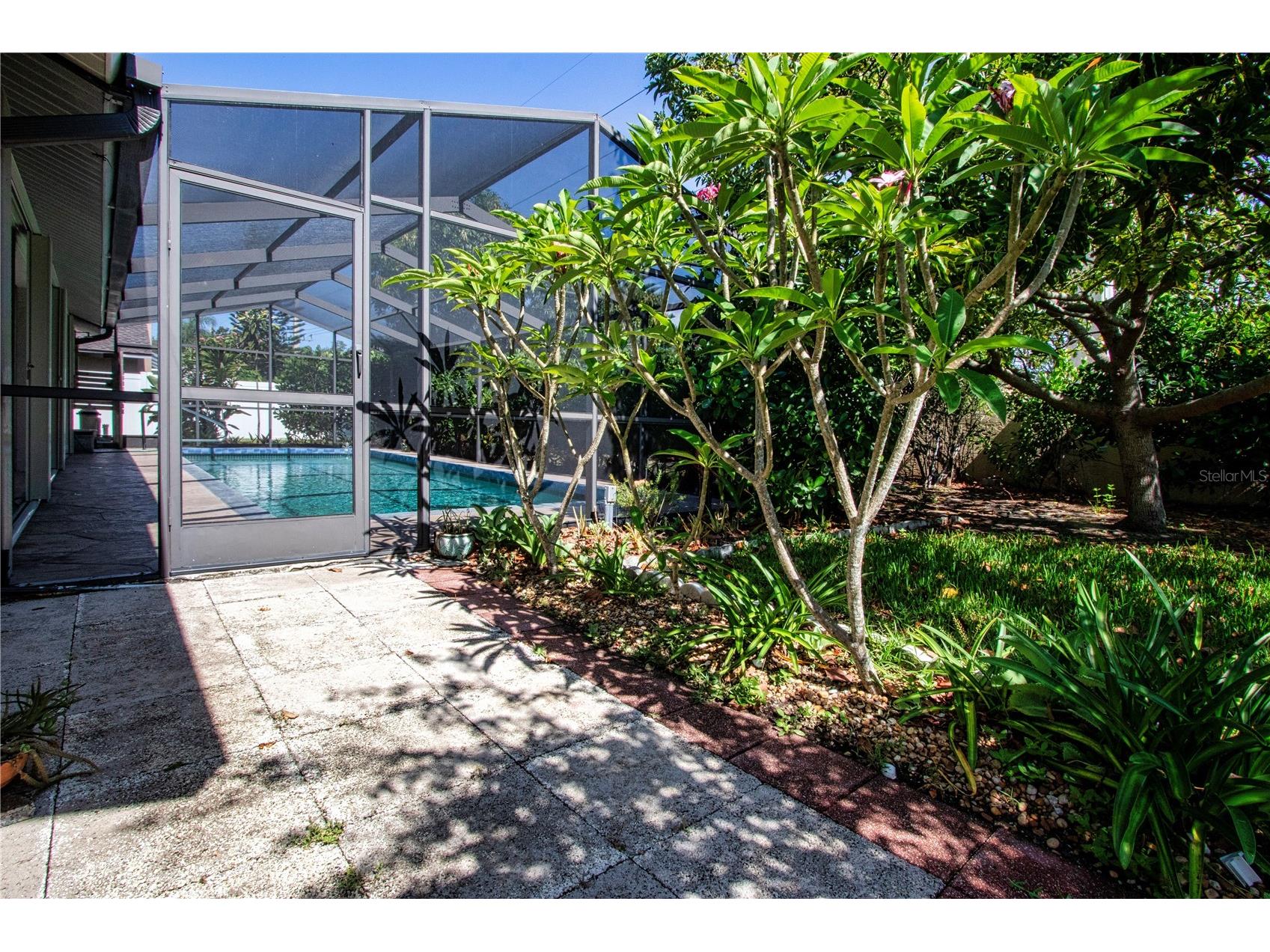 4403 Diamond Circle N Sarasota FL 34233 A4693112 image61