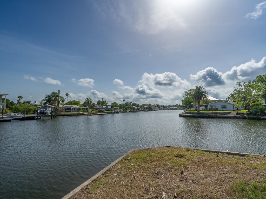 4404 3rd Isle Drive Hernando Beach FL 34607 - ROCK BASS CANAL TO GULF W7845574 image2